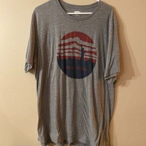 Old Navy Soft Washed XXXL Men's T-shirt SS, Gray with scene of New York on Front